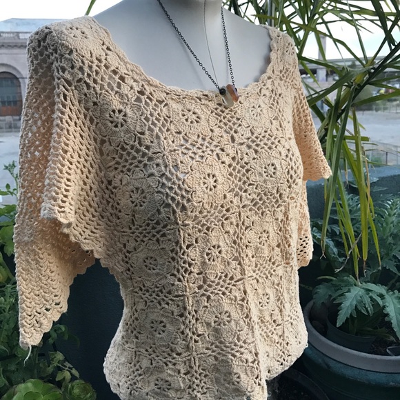 DONATED-Hippie chic crotchet top - Picture 7 of 7